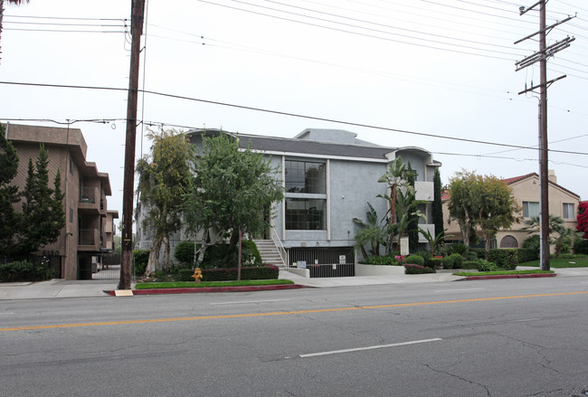 Carlton Apartment in Sherman Oaks, CA - Building Photo - Building Photo