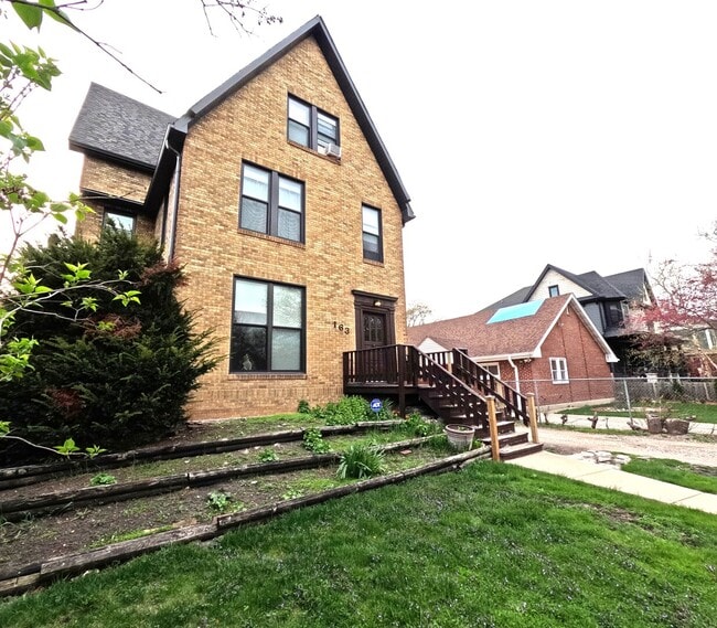 property at 163 N Lombard Ave