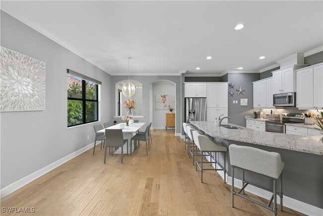 property at 9475 Isla Bella Cir