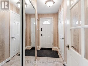 7 Point O'Woods Dr in Vaughan, ON - Building Photo - Building Photo