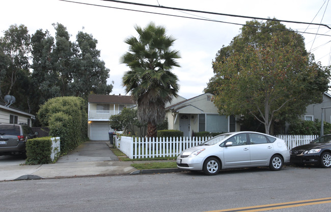 1681 Latham St in Mountain View, CA - Building Photo - Building Photo