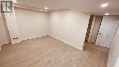 444 Grindstone Trl in Oakville, ON - Building Photo - Building Photo