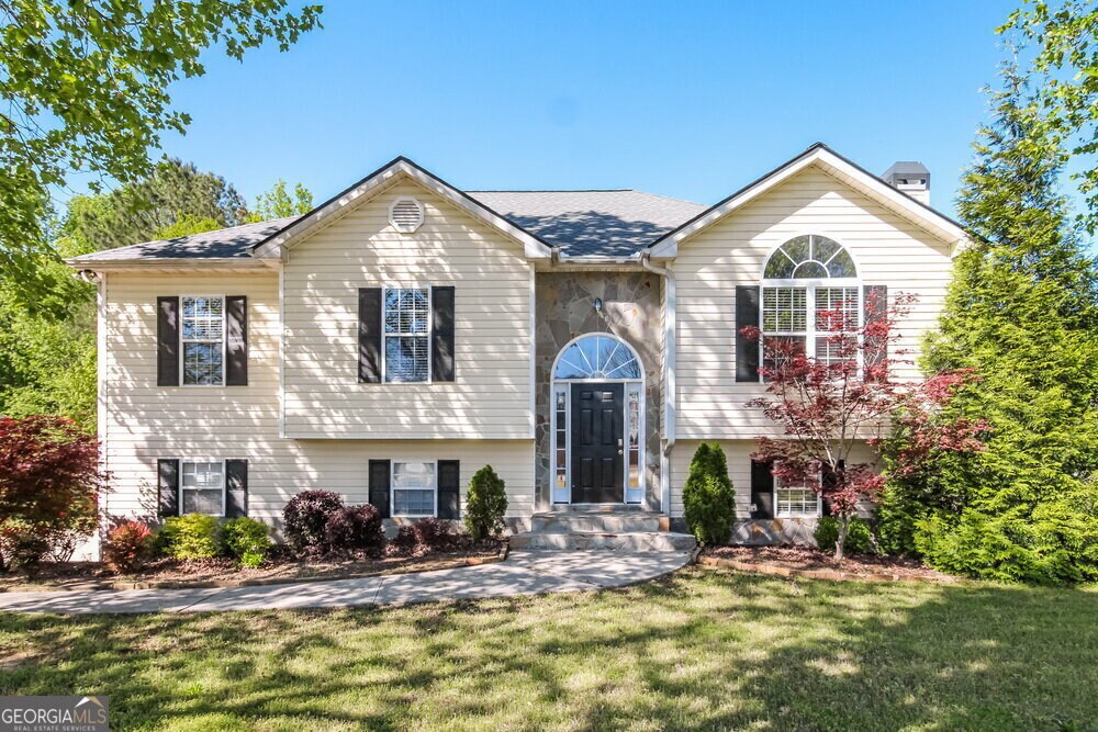 1208 Crystal Bend in Monroe, GA - Building Photo