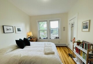 11 Houghton St, Unit 3 in Somerville, MA - Building Photo - Building Photo