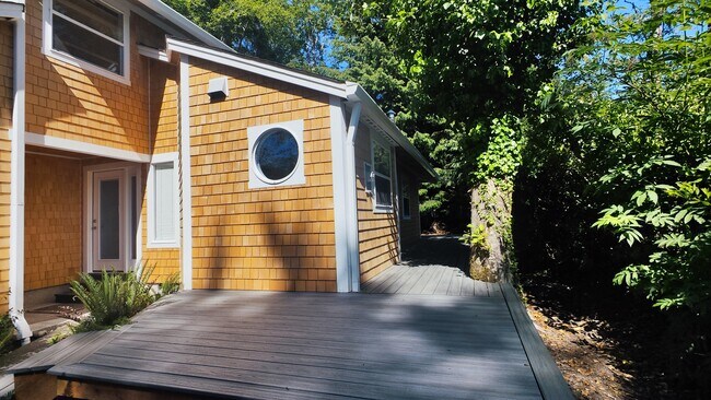 679 N Larch in Cannon Beach, OR - Building Photo - Building Photo