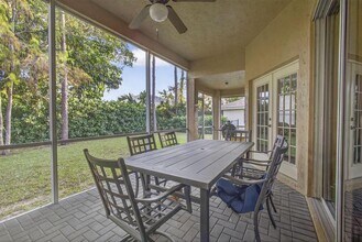 146 Fernwood Crescent in Royal Palm Beach, FL - Foto de edificio - Building Photo