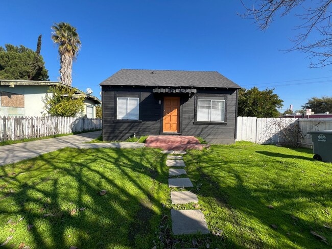 523 S G St in Madera, CA - Building Photo - Building Photo