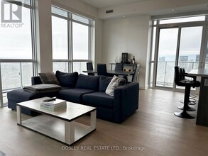 7-6017 Grenville St in Toronto, ON - Building Photo - Building Photo