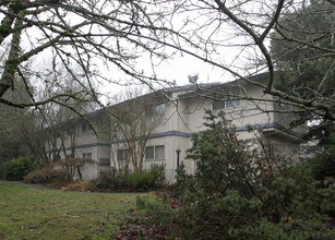 3405 SW Canby St in Portland, OR - Building Photo - Building Photo