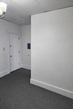 1330 Locust St in Dubuque, IA - Building Photo - Building Photo