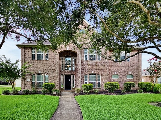 property at 501 Falcon Lake Dr