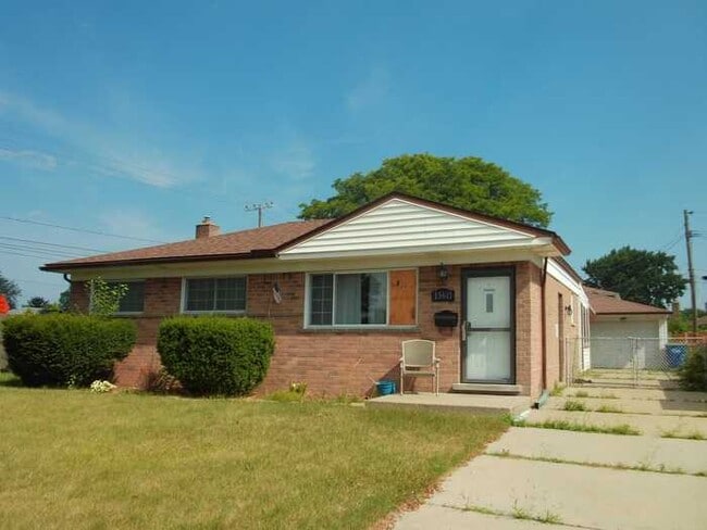property at 13611 Racine Ct