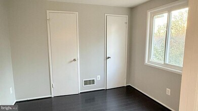 19039 Capehart Dr in Montgomery Village, MD - Building Photo - Building Photo