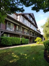 Cambridge Square South in Burien, WA - Building Photo - Building Photo