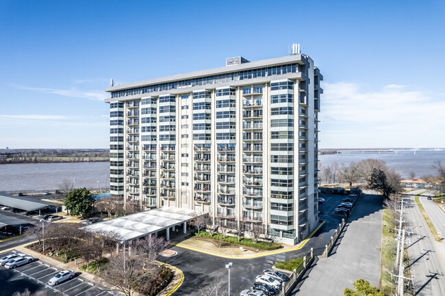 River Tower at South Bluffs in Memphis, TN - Building Photo - Building Photo