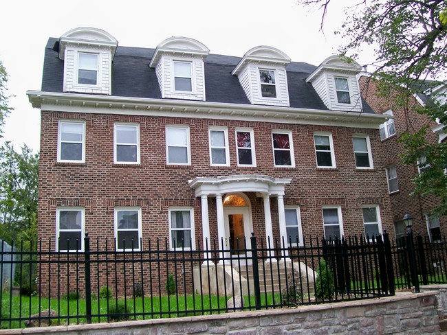 Eat Street Brownstones in Minneapolis, MN - Building Photo - Building Photo