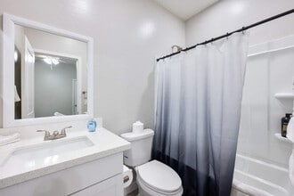 6606 W Paradise Ln in Glendale, AZ - Building Photo - Building Photo