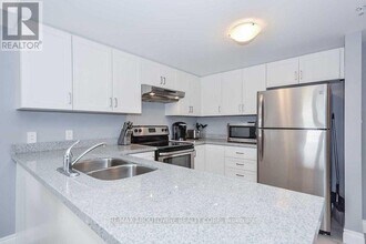 64 Frederick Dr in Guelph, ON - Building Photo - Building Photo