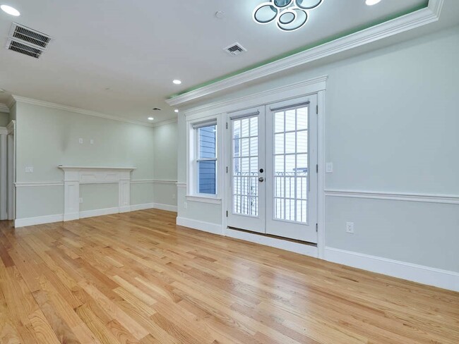 1403 Dorchester Ave in Boston, MA - Foto de edificio - Building Photo