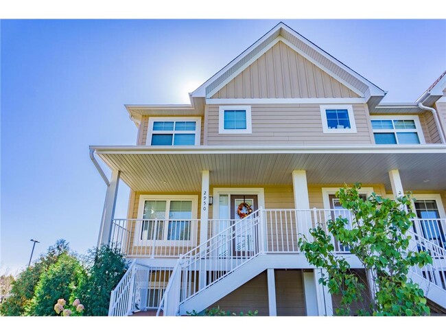 2950 Clover Ridge Dr in Chaska, MN - Foto de edificio - Building Photo