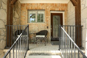 611 Oxalis in San Antonio, TX - Building Photo - Building Photo