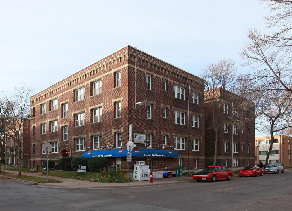 3500 Dupont Apartments in Minneapolis, MN - Building Photo