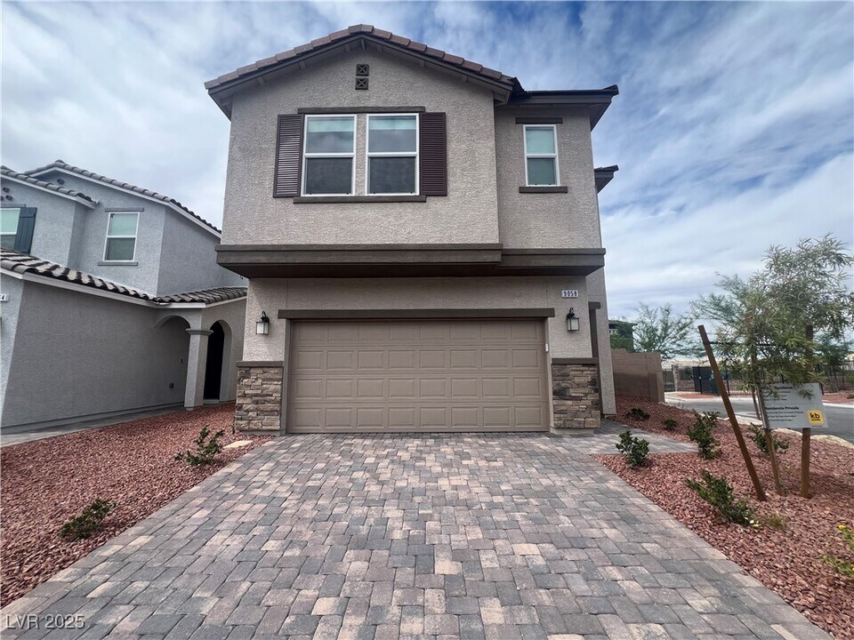 9058 Rivington Ave in Las Vegas, NV - Building Photo