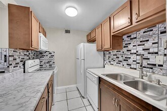 11607 NW 29th St, Unit 3b in Coral Springs, FL - Building Photo - Building Photo