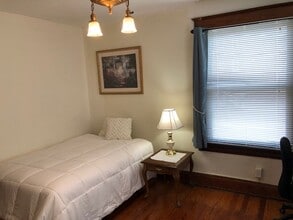 526 Riddle Rd in Cincinnati, OH - Foto de edificio - Building Photo