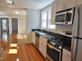 26 Sydney St in Somerville, MA - Foto de edificio - Floor Plan