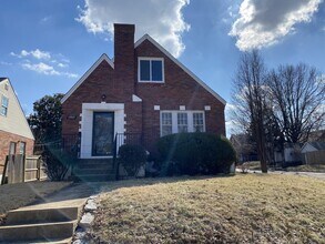 6860 Julian Ave in St. Louis, MO - Building Photo - Building Photo