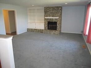 11200 Ann Arbor Ave in Oklahoma City, OK - Foto de edificio - Building Photo