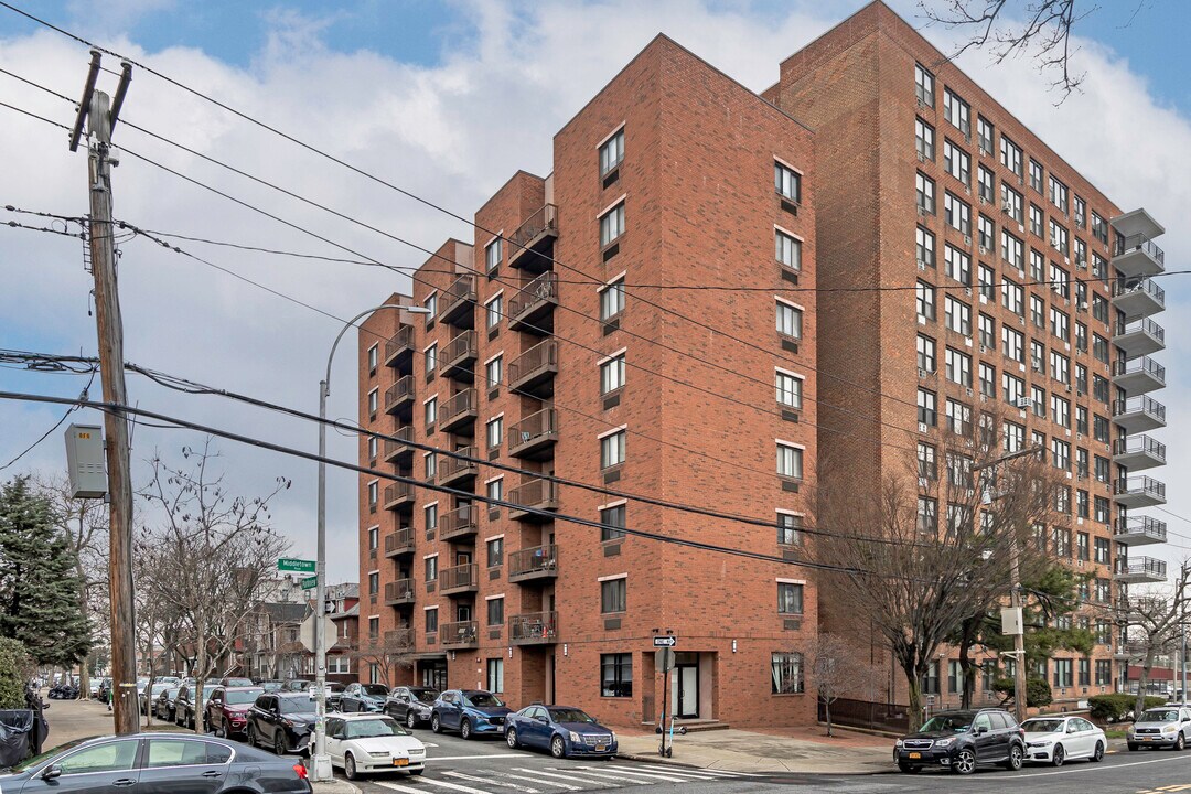 1600 Parkview Ave in Bronx, NY - Building Photo