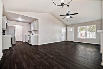 2411 SW Choctaw St in Bentonville, AR - Building Photo - Building Photo