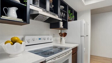 14635 NE 32nd St in Bellevue, WA - Building Photo - Building Photo