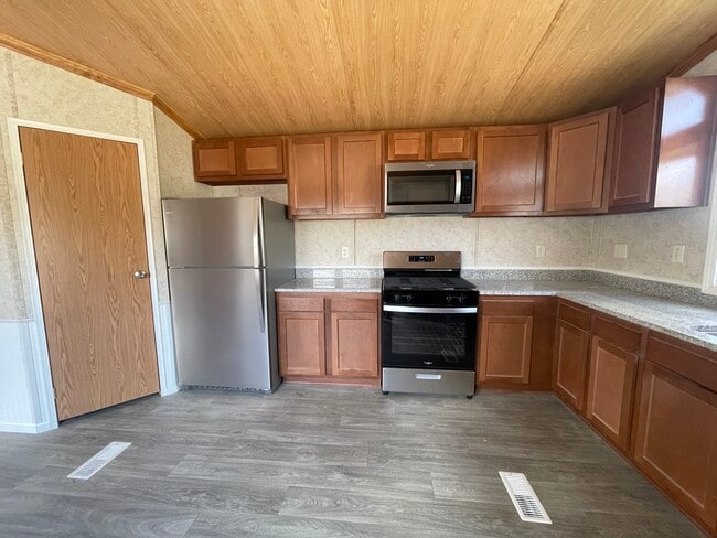 property at 21 Tammy Dr