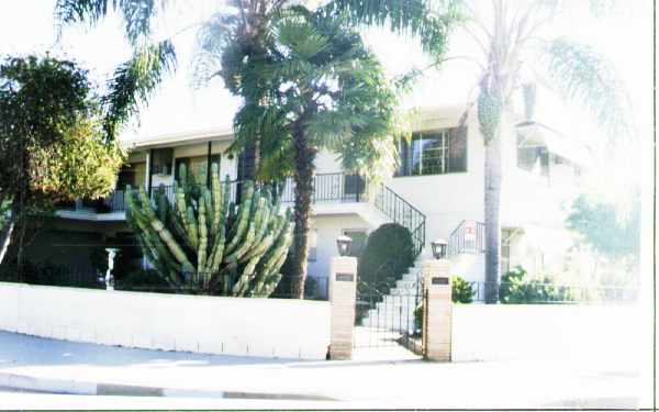 940 Abbot Ave in San Gabriel, CA - Foto de edificio