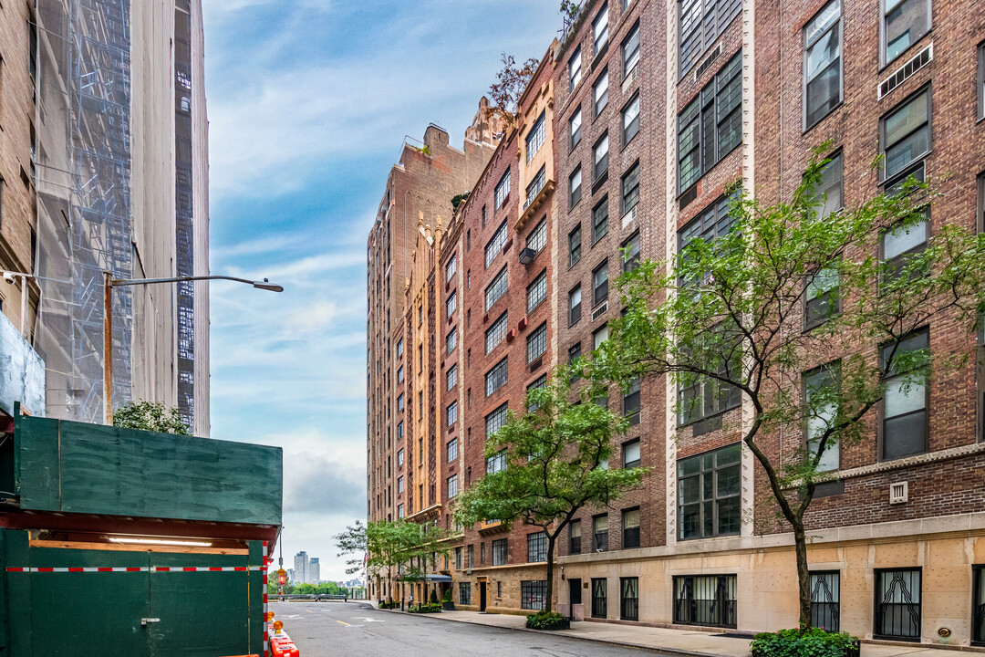 444 E 52nd St in New York, NY - Foto de edificio