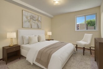 Kingsmere in Saskatoon, SK - Building Photo - Building Photo