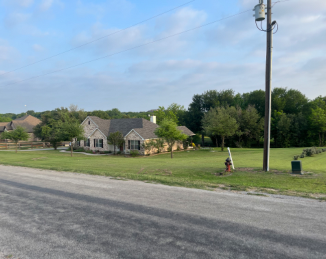 198 Cooperstown Dr in Springtown, TX - Building Photo - Building Photo