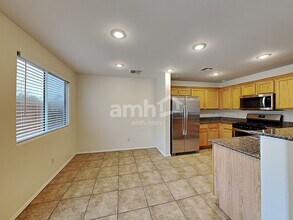 542 Eresma St in Henderson, NV - Building Photo - Building Photo
