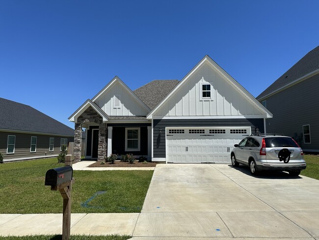 property at 469 Paxton Lp