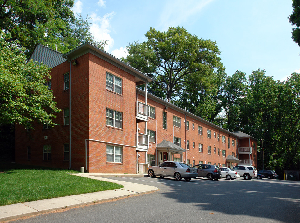 Flowers Apartments in Gaithersburg, MD - Building Photo