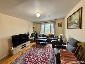 252 Passaic Ave, Unit 2F in East Newark, NJ - Building Photo - Building Photo