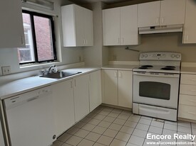 5 Elmer St, Unit 401 Apartamentos