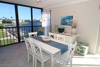 3200 Gulf Shore Blvd N in Naples, FL - Foto de edificio - Building Photo
