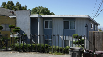 1947 E 22nd St in Oakland, CA - Foto de edificio - Building Photo