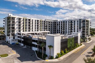 Griffin 441 in Davie, FL - Building Photo