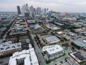 2727 Brazos St-Unit -15 in Houston, TX - Building Photo - Building Photo