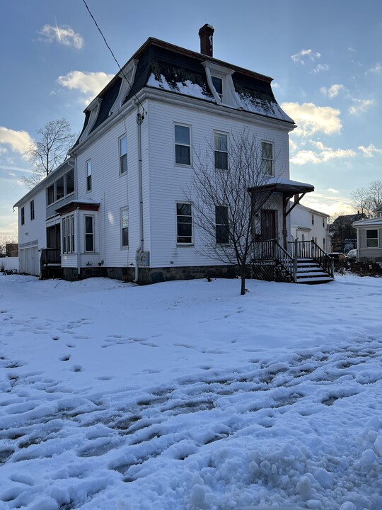 40 Vine St in Melrose, MA - Building Photo